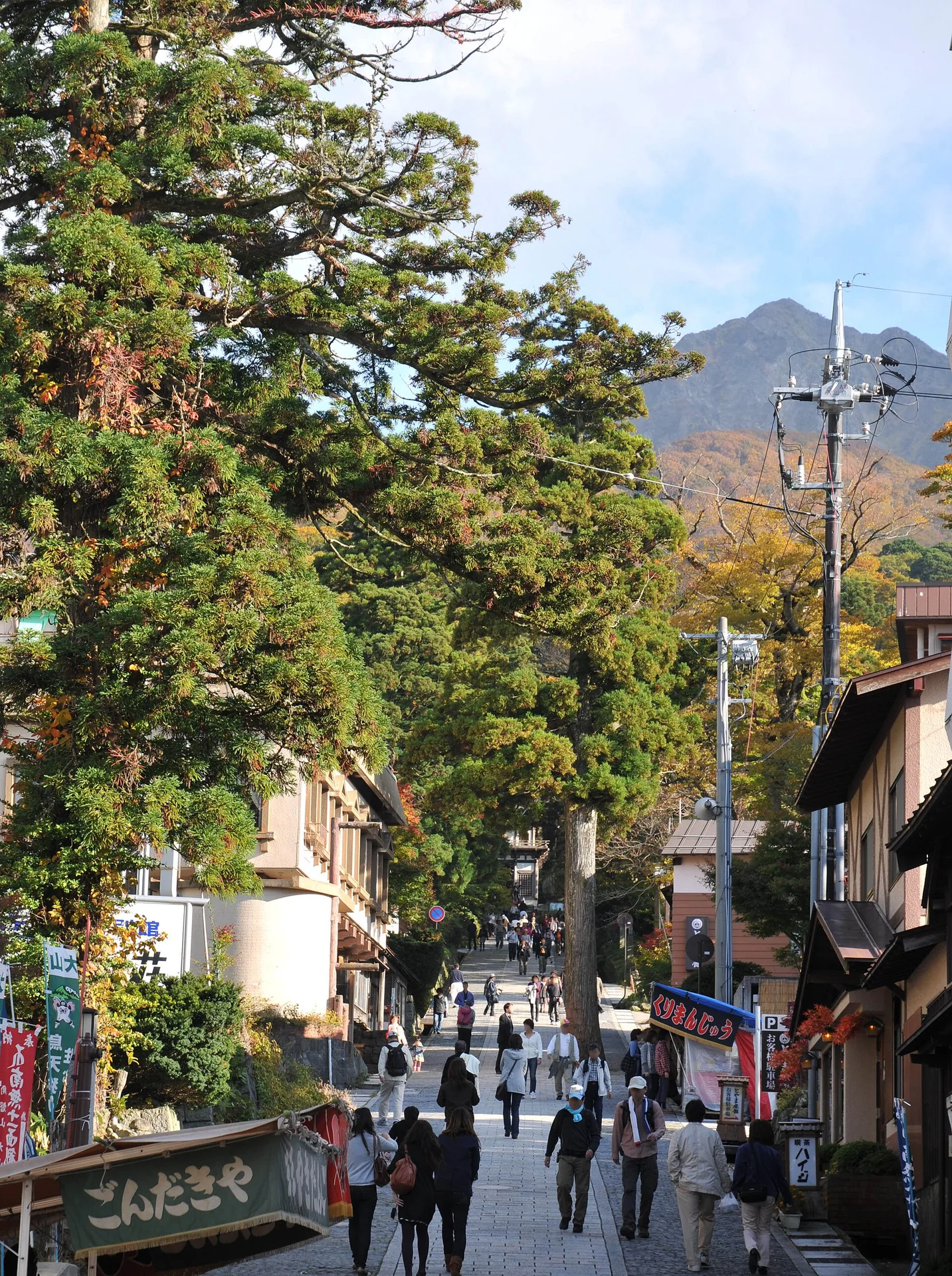 Daisenji approach in the car-free sightseeing zone reached by limited bus from Yonago