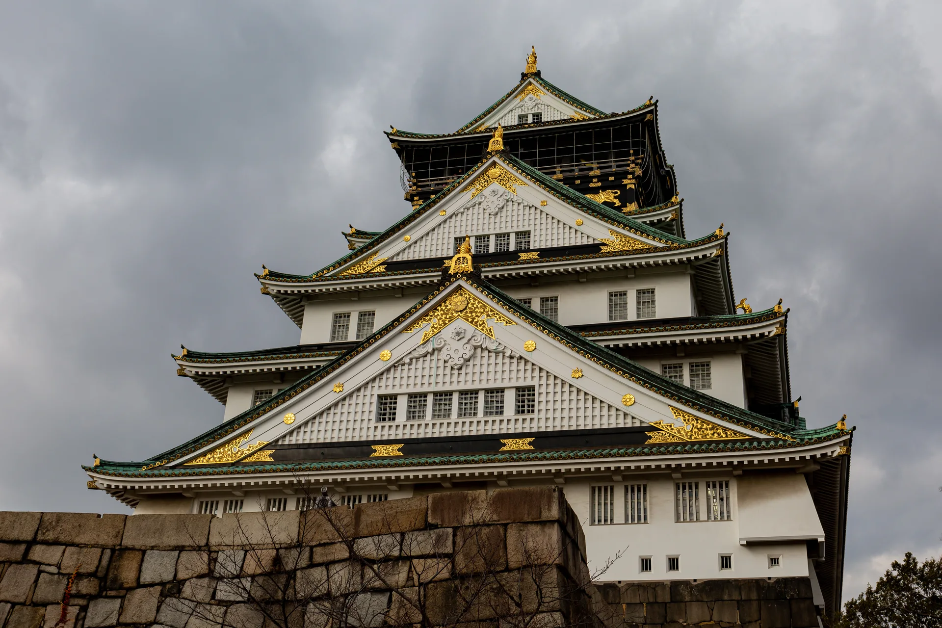 Real view of Osaka Castle, best planned with Osaka Castle Park and Umeda rather than distant sights