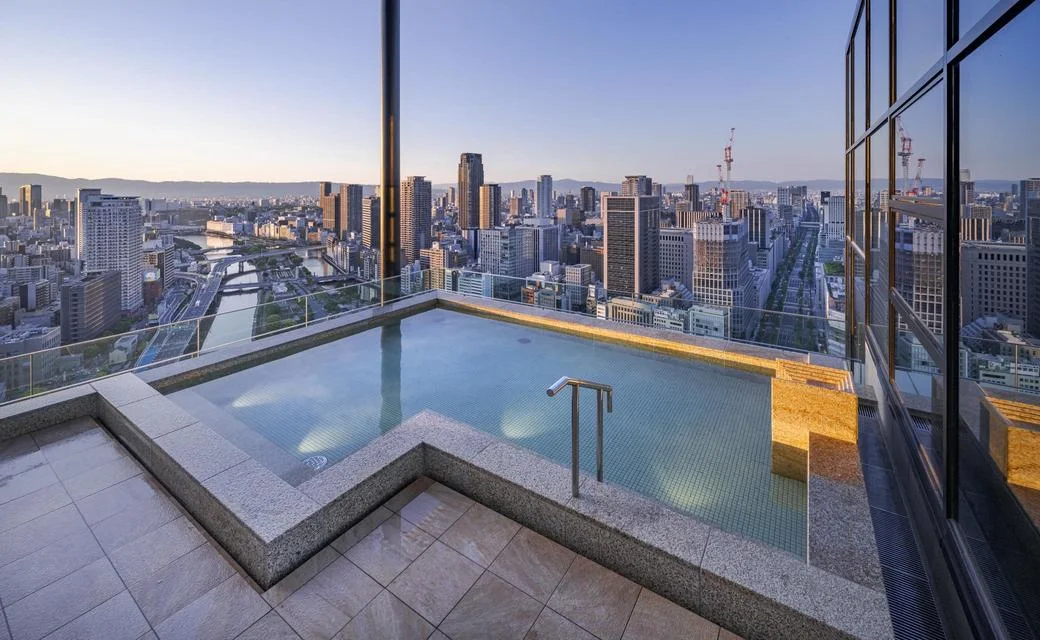 CANDEO HOTELS Osaka The Tower 31st-floor SkySpa men's outdoor bath