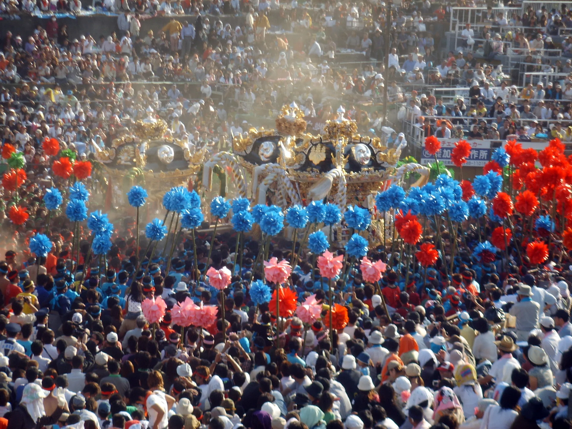 Past Nada Fighting Festival yatai and procession at Matsubara Hachiman Shrine, shown as a reference for the October 14 yoimiya