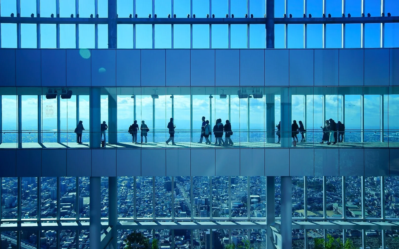 HARUKAS 300 observation deck and Osaka skyline for comparing the city’s paid observatories