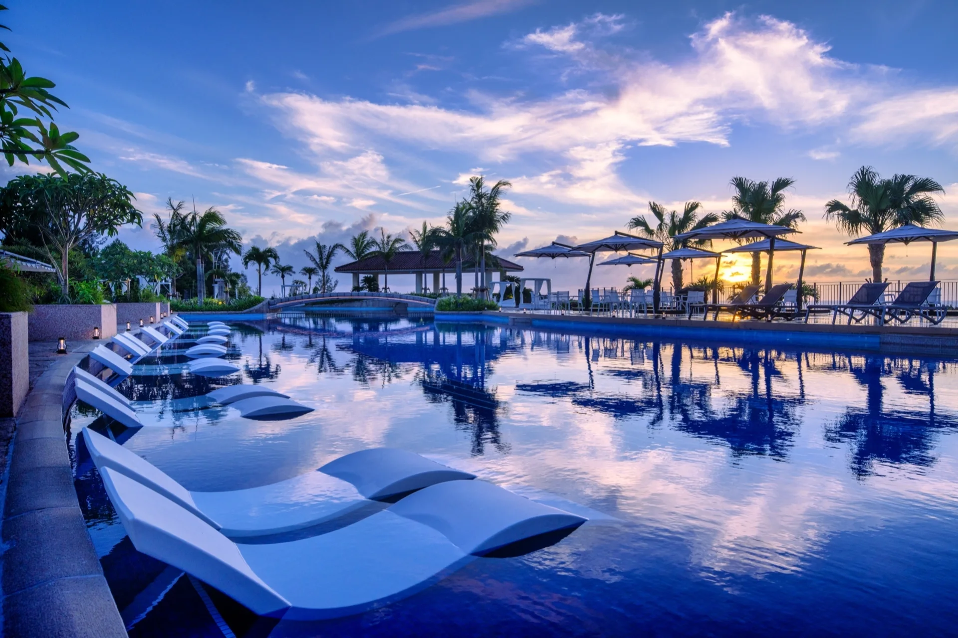 Oriental Hotel Okinawa Resort & Spa Garden Pool for families deciding whether a large pool is worth the hotel premium