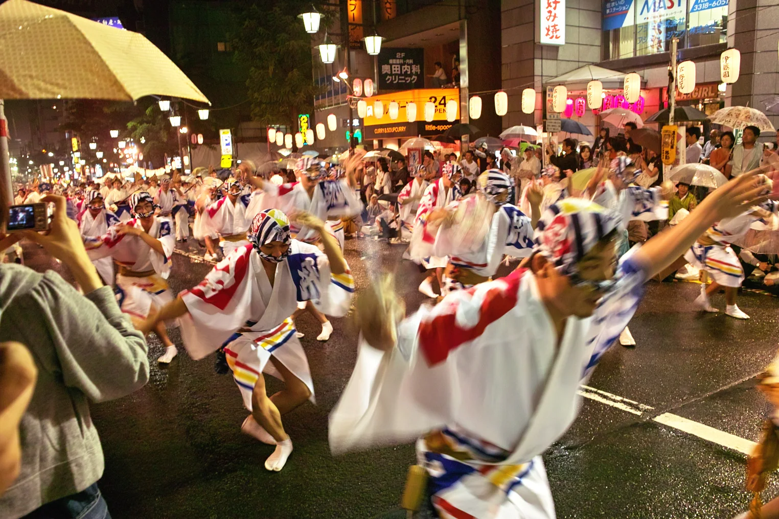 Tokyo Koenji Awa Odori street performance and dense spectator lines