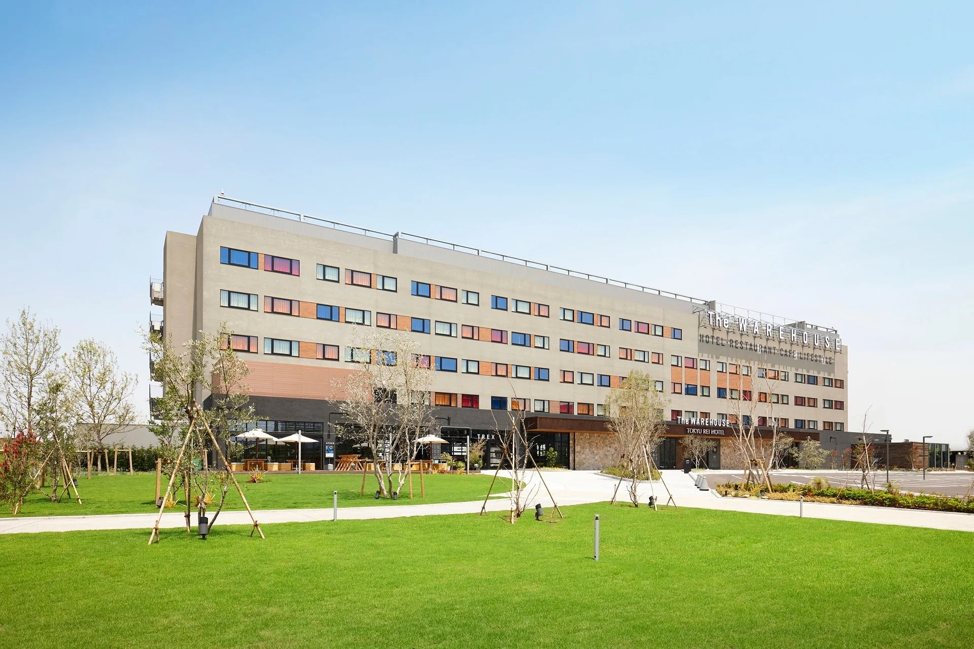 The HOTEL Well-hub Haneda beside the Tama River in Kawasaki King Skyfront