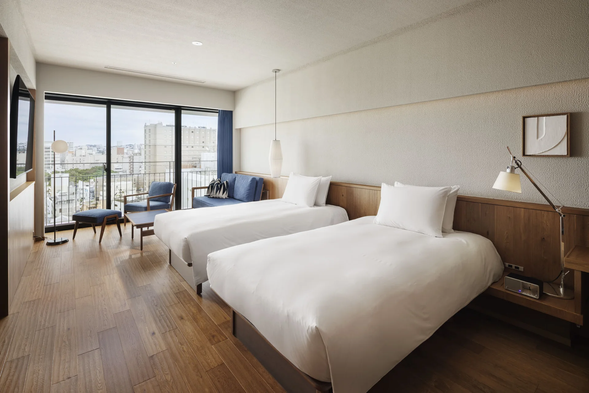 Okinawa Girls’ Trip Hotels: Bathrooms, Luggage and Late Nights Matter More Than the Pool — Japan travel guide