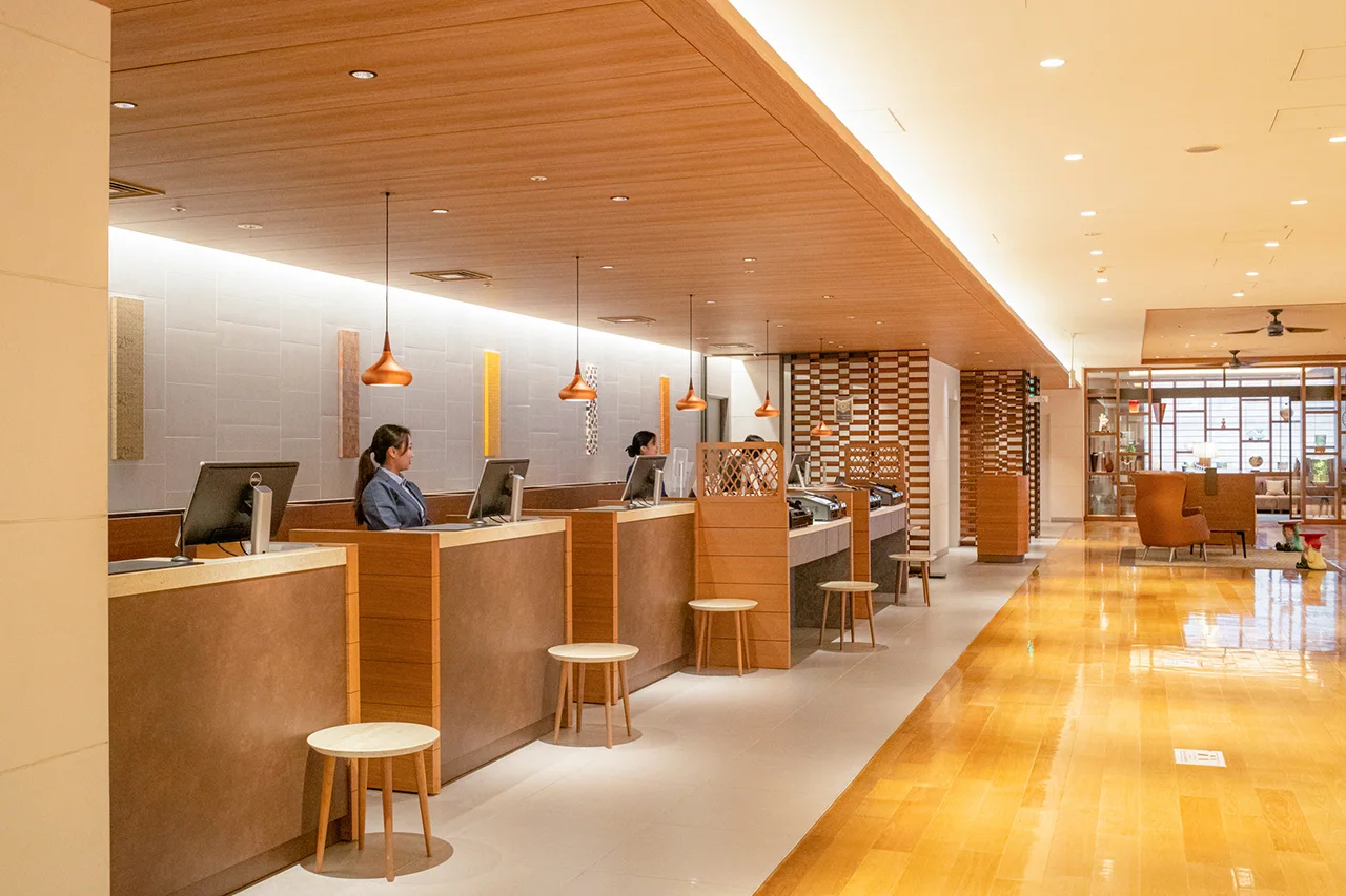 Nishitetsu Hotel Croom Hakata front desk and lobby
