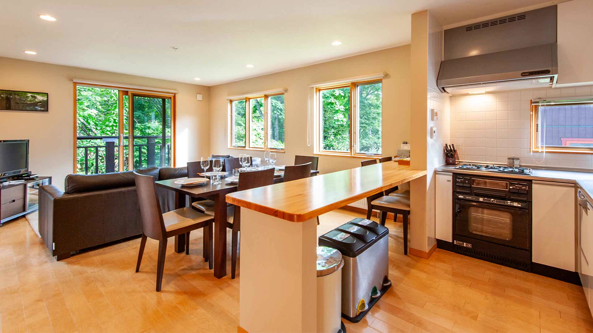 Country Resort Niseko three-bedroom chalet with a full kitchen