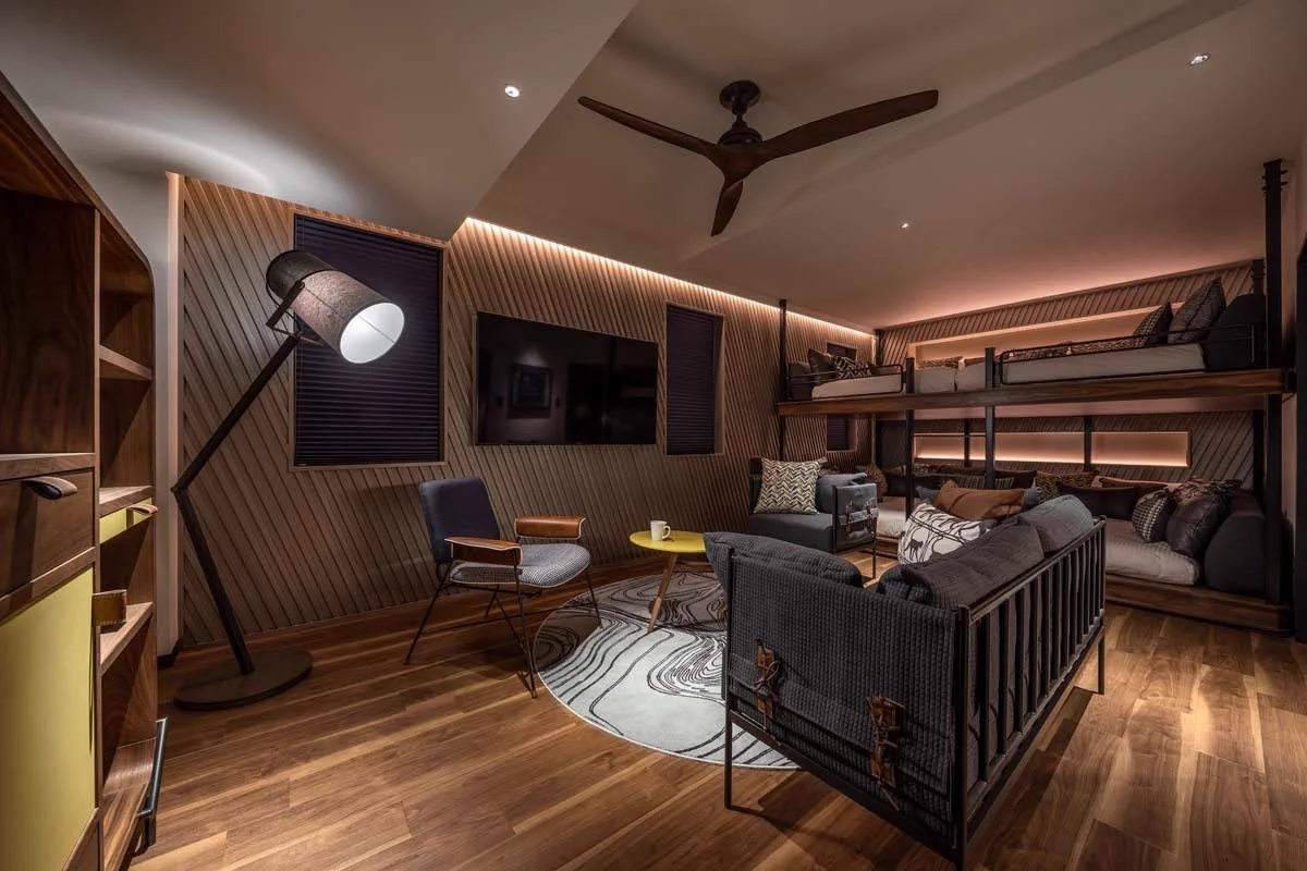 THE LIVELY FUKUOKA HAKATA Deluxe Loft for a group of friends checking the real bed layout