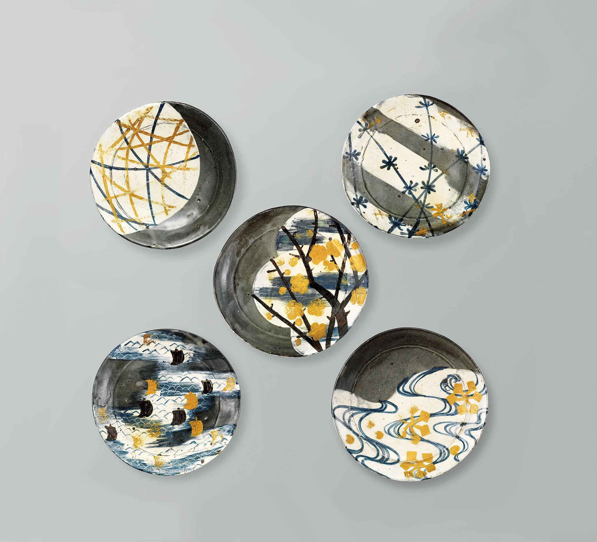 Ogata Kenzan dish in the Japanese ceramics gallery at Nezu Museum
