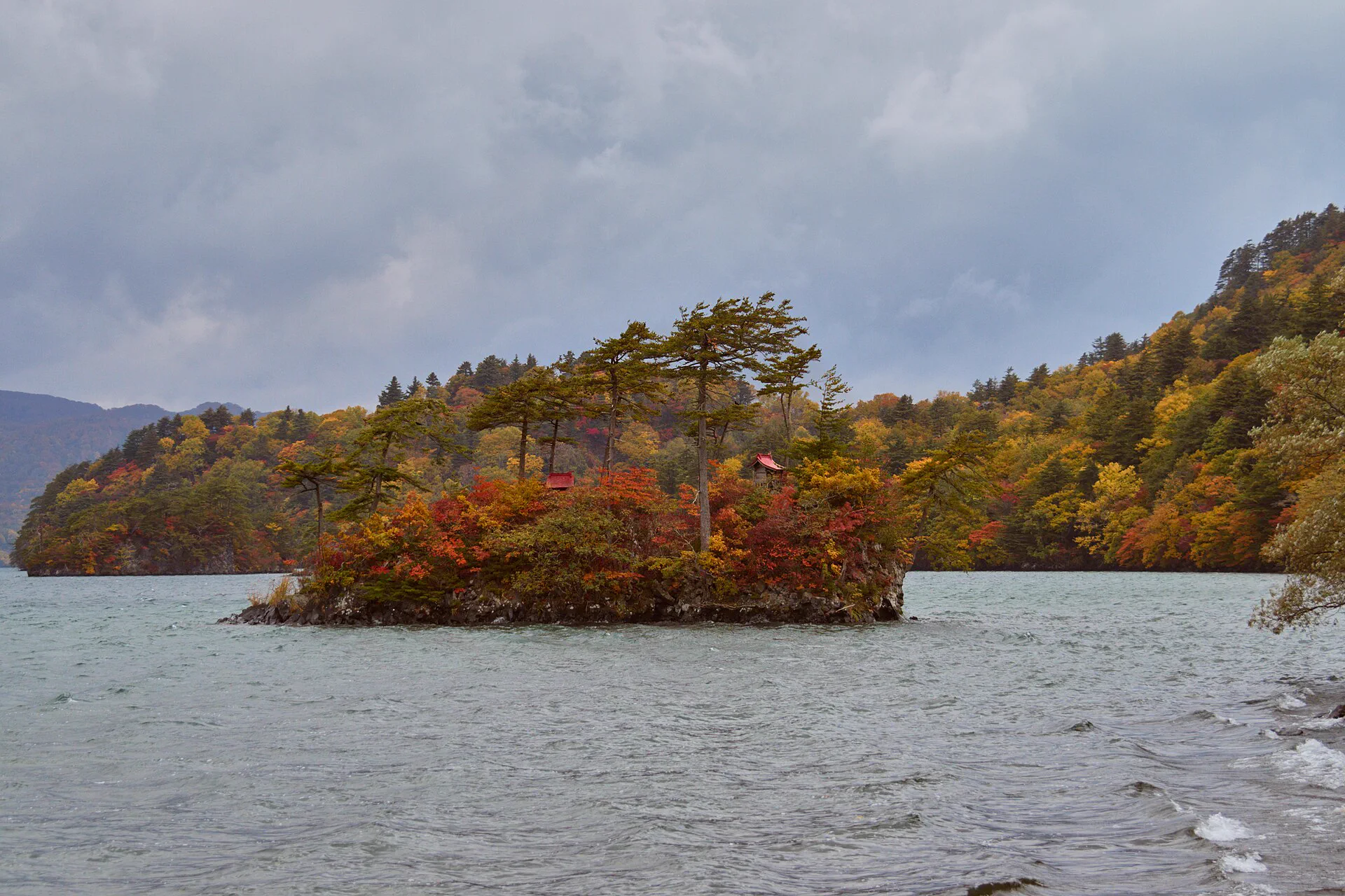 Lake Towada Oirase 2 Day Itinerary: Buses, Walks, Cruise and Hotels — Japan travel guide