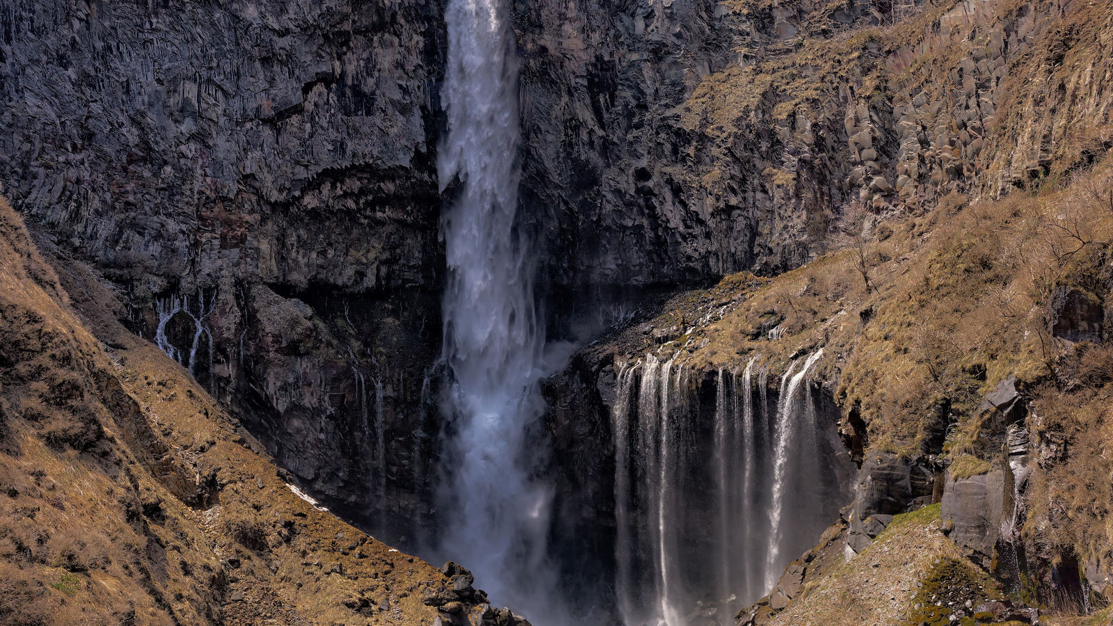 Kegon Falls must be planned together with Lake Chuzenji and mountain-bus travel rather than treated as an easy add-on to Toshogu