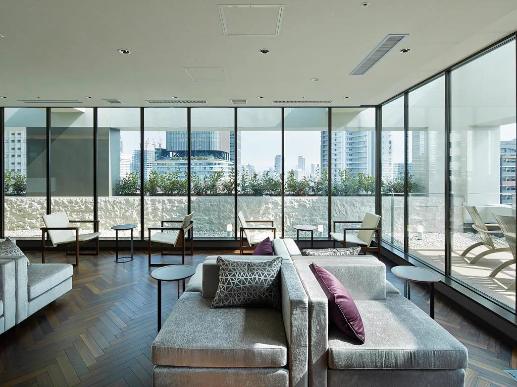 Mitsui Garden Hotel Osaka Premier Lounge Rivière seating area on the 16th floor