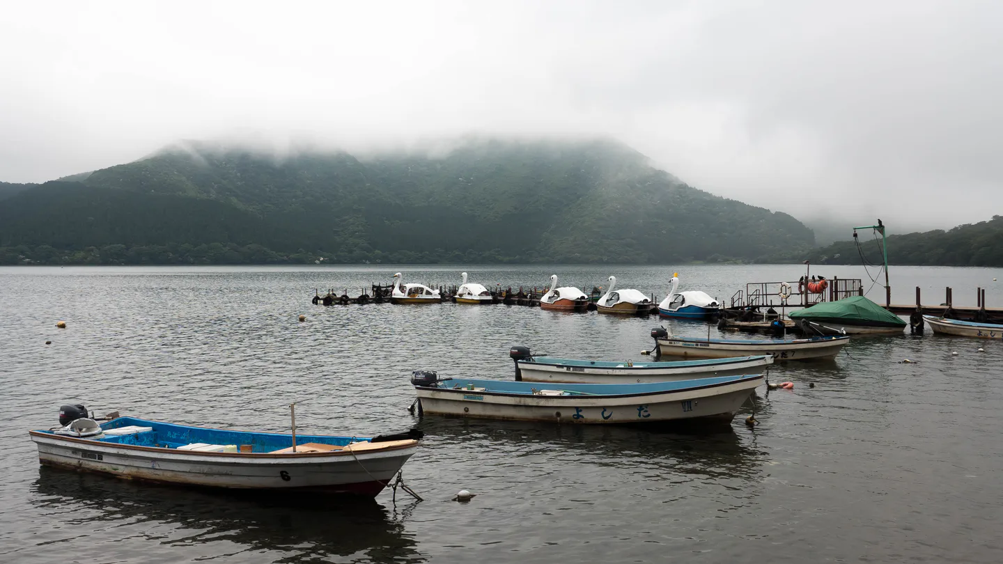 Lake Ashi waterfront for a Hakone-Yumoto, Gora and Lake Ashi accommodation comparison