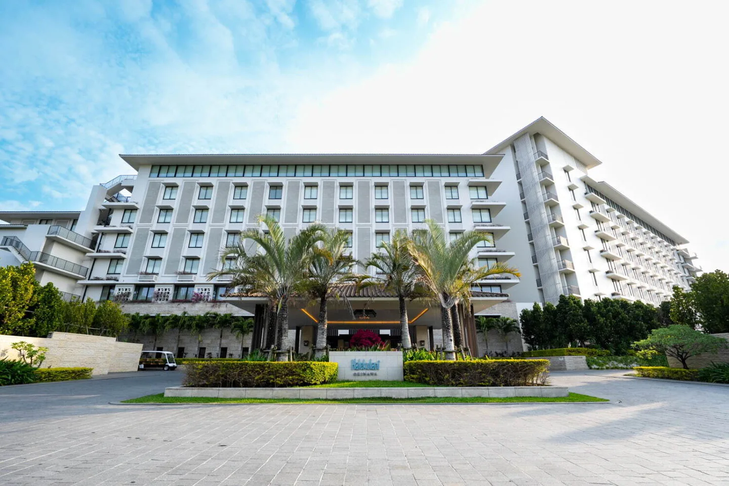 Okinawa Honeymoon Hotels: Don’t Upgrade All Four Nights — Spend More on the Two You’ll Actually Use — Japan travel guide