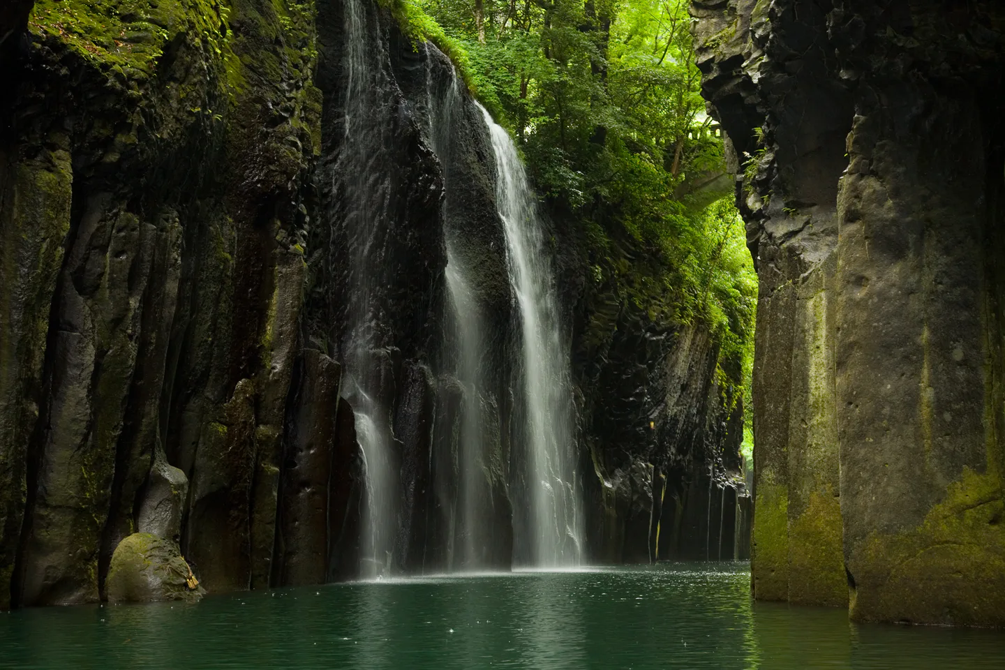 Is Takachiho Night Kagura Worth It? Boat, Shrines and a Two-Day Route — Japan travel guide