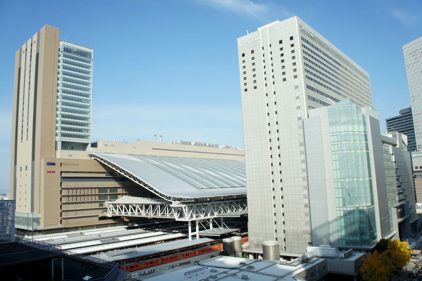 Osaka Station and Umeda as a practical base for a seven-day premium itinerary with Kyoto, Kobe and timed experiences