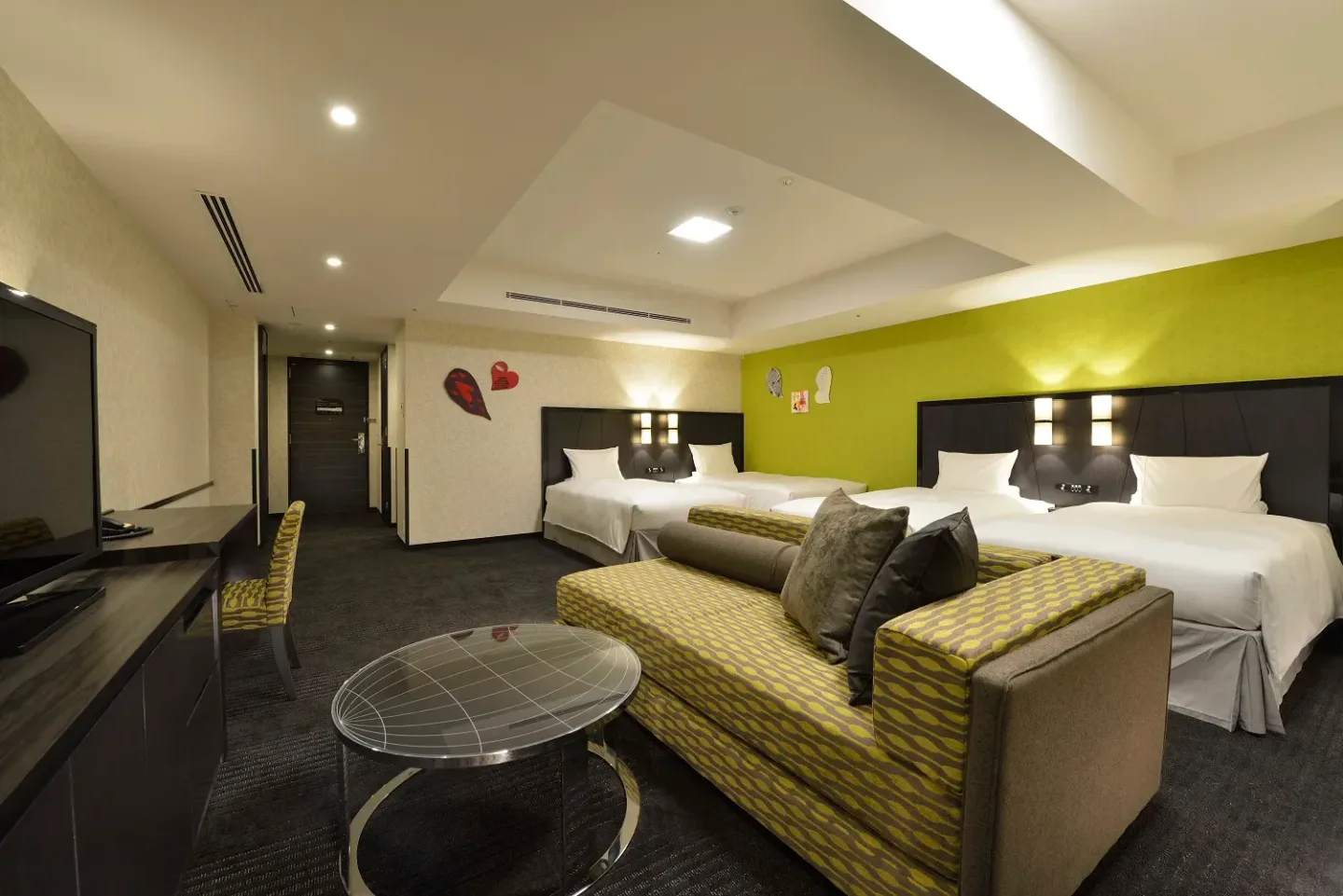 The Royal Park Hotel Tokyo Haneda guest room directly connected to Terminal 3