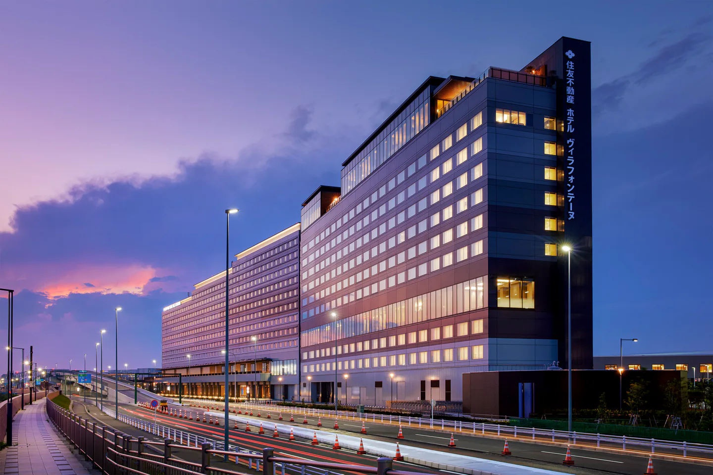 Hotel Villa Fontaine Grand Haneda Airport exterior for a late-arrival overnight stay