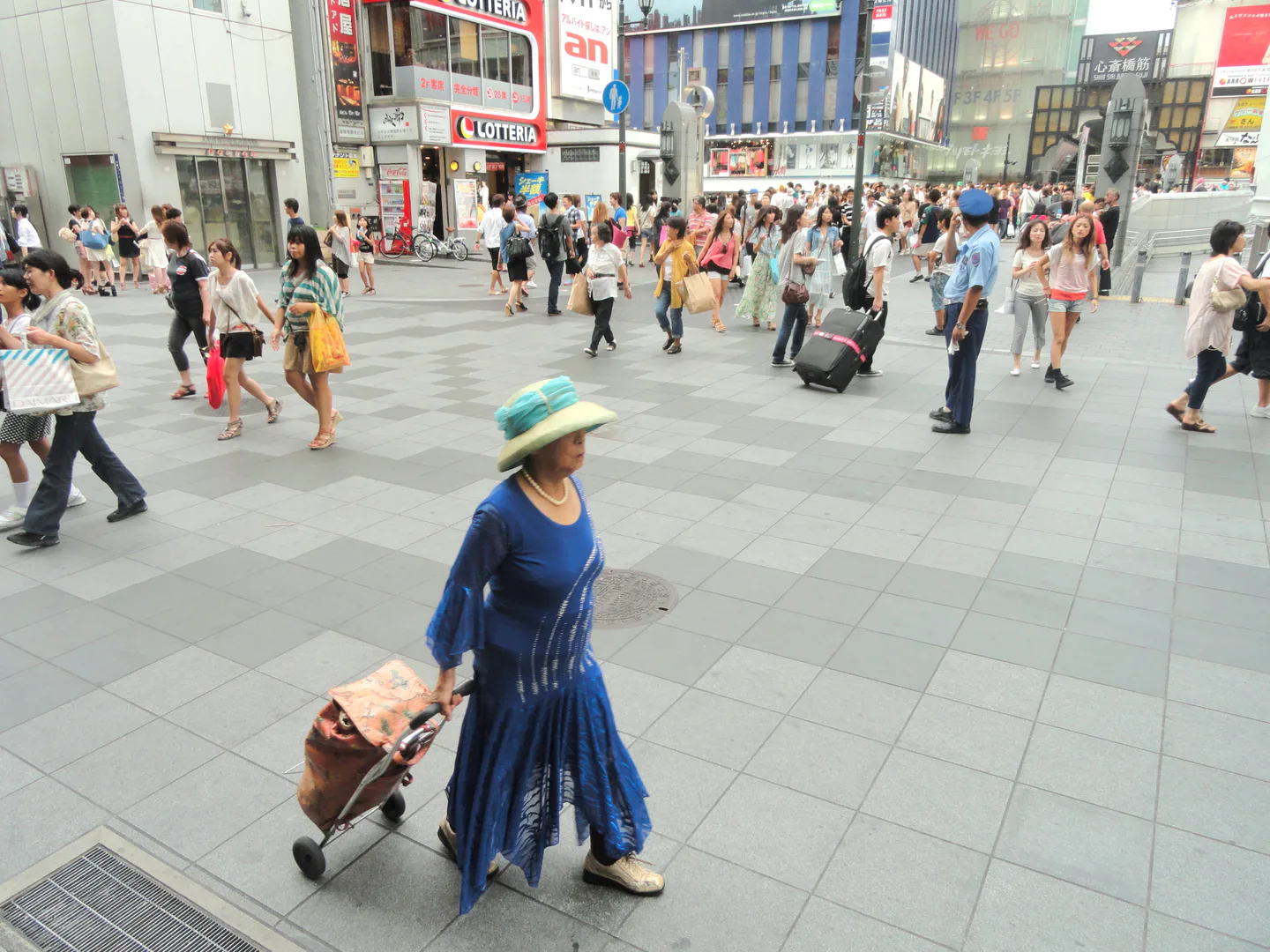 Real view of Dotonbori in Osaka, where Namba, Shinsaibashi, the riverfront and dinner can stay in one area