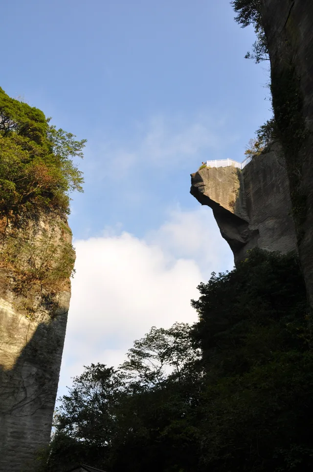 Nokogiriyama Ropeway: Round Trip or One Way? The Route Choice That Changes Your Day — Japan travel guide