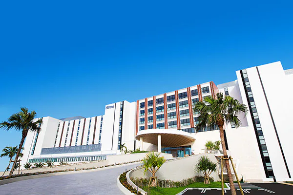 Hilton Okinawa Chatan Resort near Mihama American Village as an example of a paid-parking base that can remove an evening drive