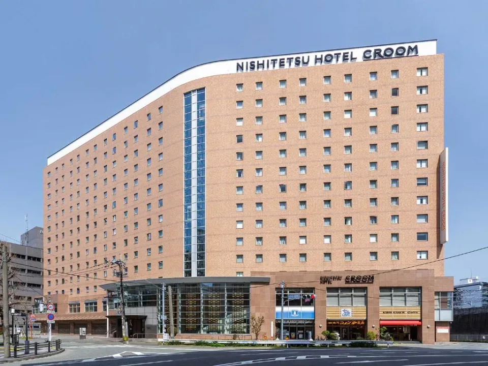 Nishitetsu Hotel Croom Hakata: Is 14.6 m² Worth a 1-Minute Bus Terminal and Late Onsen? — Japan travel guide