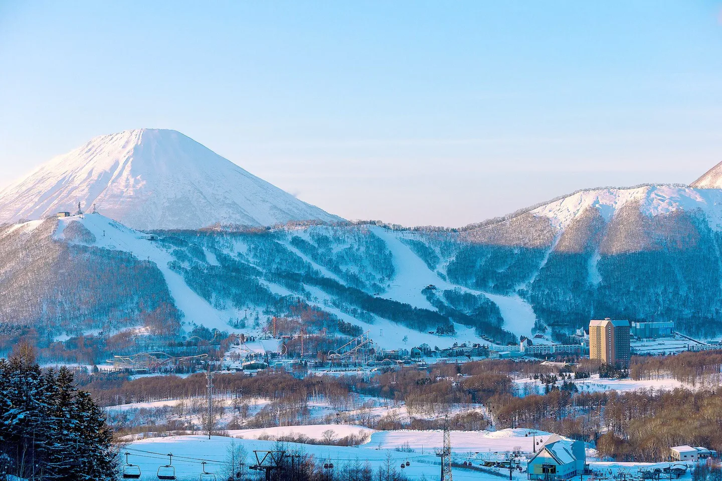 Niseko vs Rusutsu: Which Ski Resort Is Better for Your Hokkaido Trip? — Japan travel guide