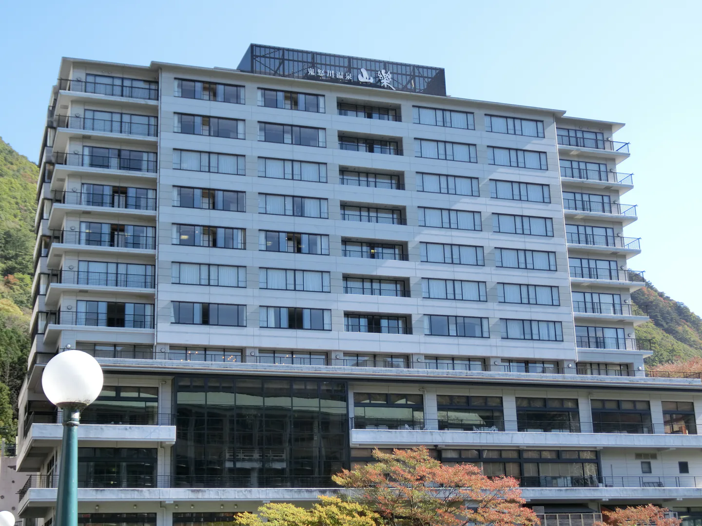 Kinugawa Onsen ryokan beside the river for a Nikko versus Kinugawa stay comparison